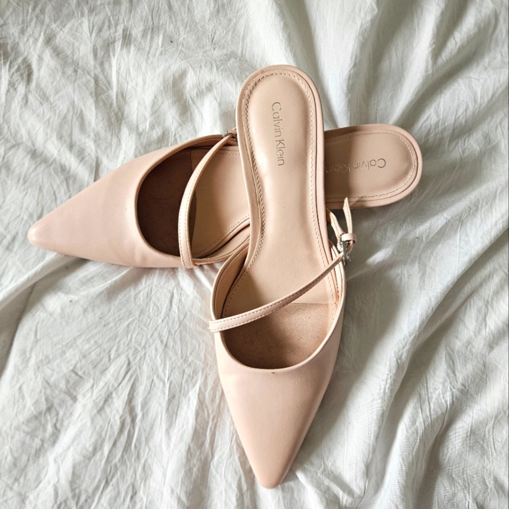 Calvin Klein Women's Cream Pointed-Toe Mules